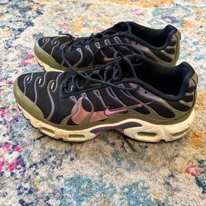Youth Size 6- Nike Air Max Plus GS Black Canyon Purple DX3093-001